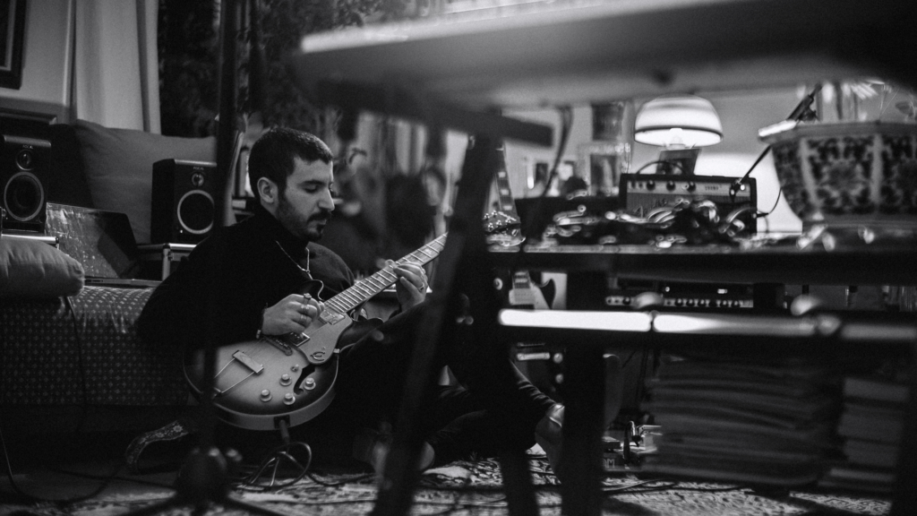 ArtDéco l'artiste multi-facette livre "Je ne me souviens plus" - Riptide Mag