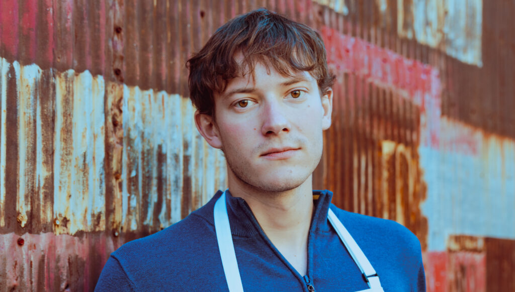 Carter Brady fusionne trois décennies de rock dans